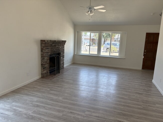 Building Photo - 28260 Posey Ave