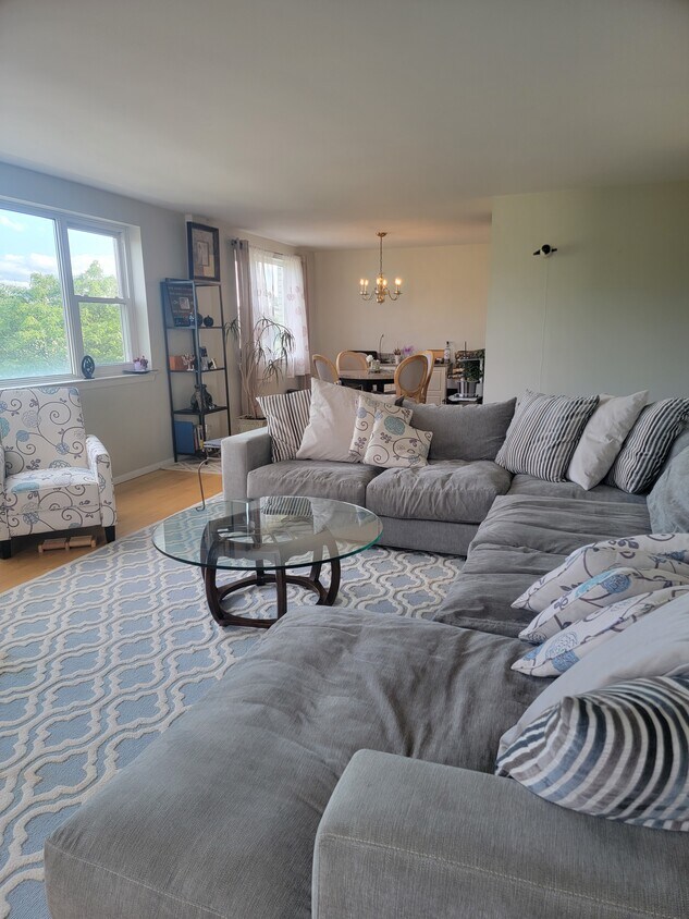 Foto principal - 893 Farmington Ave