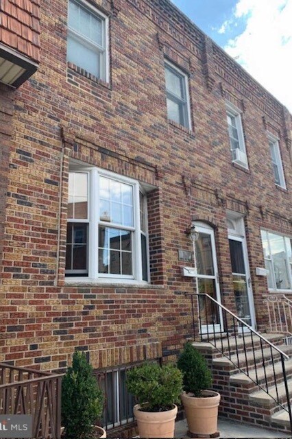 Frente de la casa - 2447 S 9th St