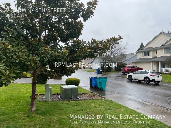 Building Photo - We are getting new photos for this listing...