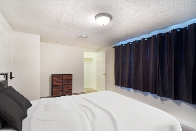 Foto del edificio - 7407 Duke Dr