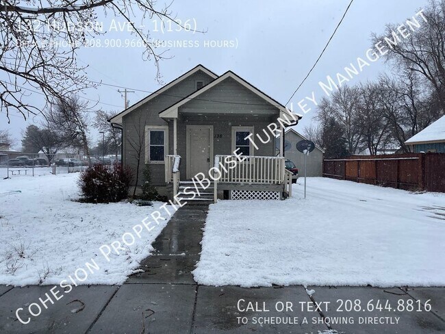 Building Photo - Cute 1 Bedroom Home with a bonus room