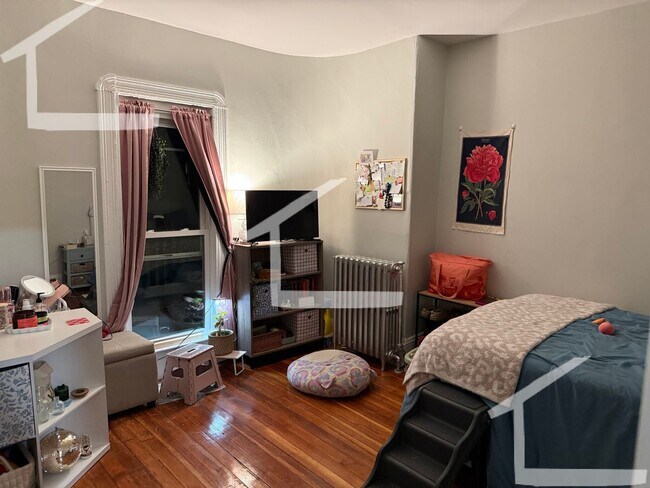 Foto del edificio - Allston 4.5Bed/2Bath Available 9/1! Heat and Hot Water Included!