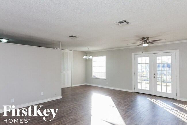 Building Photo - 106 Rock Valley Dr