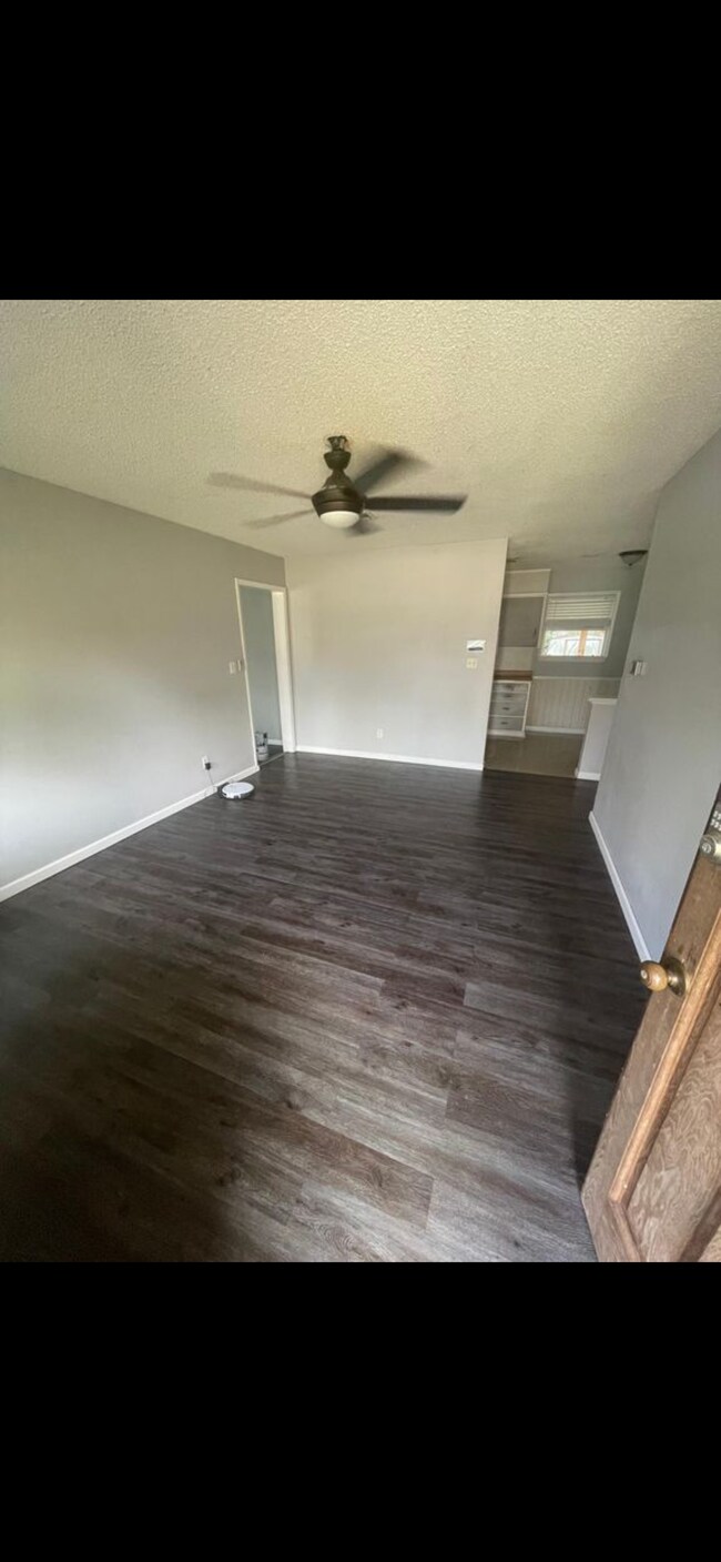 Building Photo - 221 Revere Dr