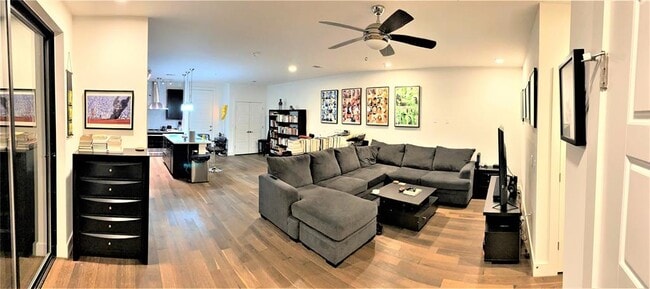 Foto del edificio - 1615 E 7th St