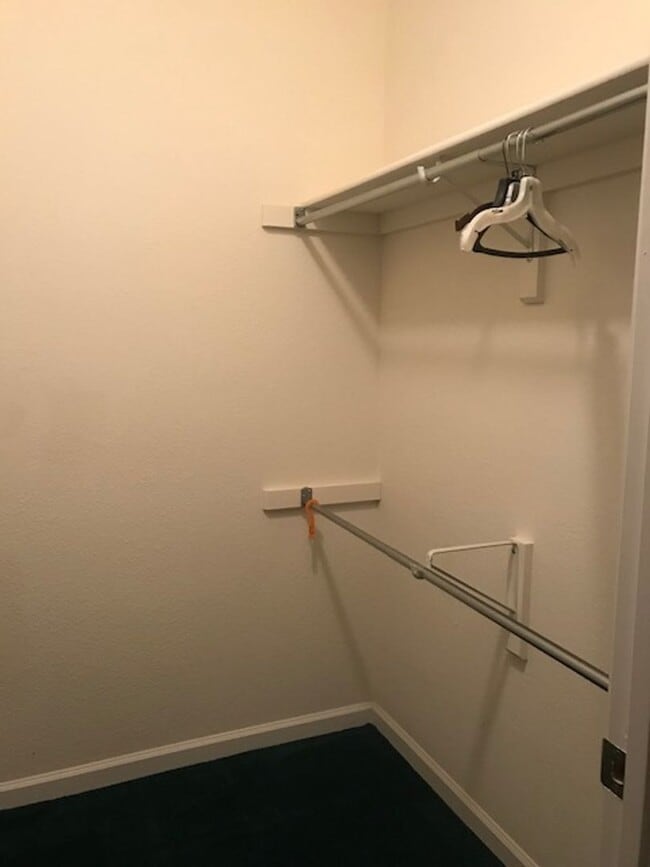 Building Photo - 2 bedroom 2 bathroom condo at Mountain Gate II $500 Move in special