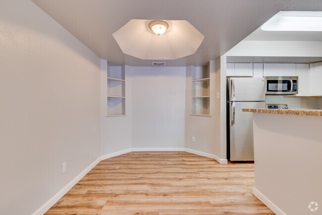 2BR, 2BA - 881SF - Dining Room - La Mirage Apartments