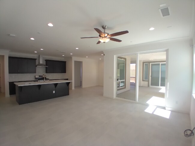Foto del edificio - 4751 Overstone Ave