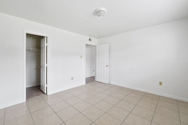 Building Photo - $299 First Month's Rent