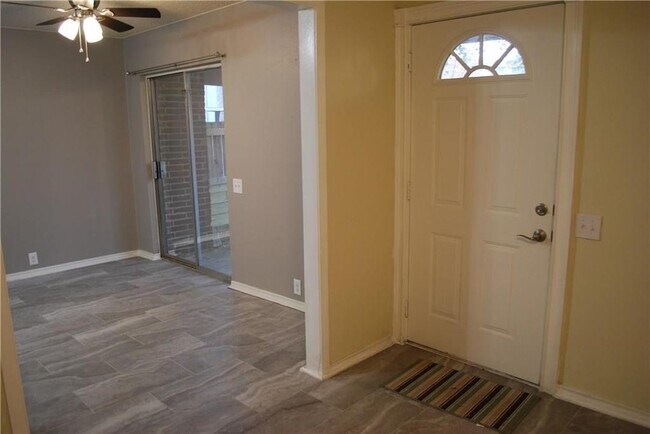 Foto del edificio - 4414 Westminster Dr