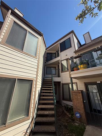 Building Photo - 2301 Basil Dr