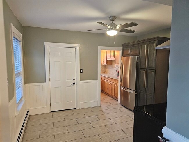 Building Photo - 167 S Main St