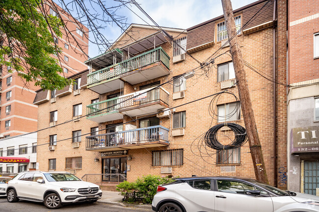 Foto del edificio - 13218 Avery Ave