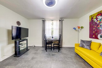 Building Photo - 1760 NE 144th St