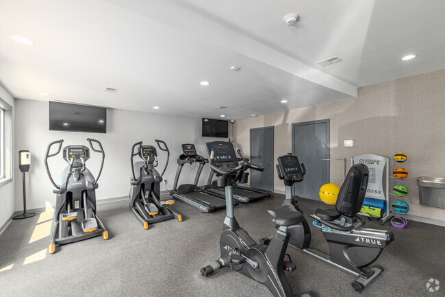 Fitness Center - Harbor Club Apartments