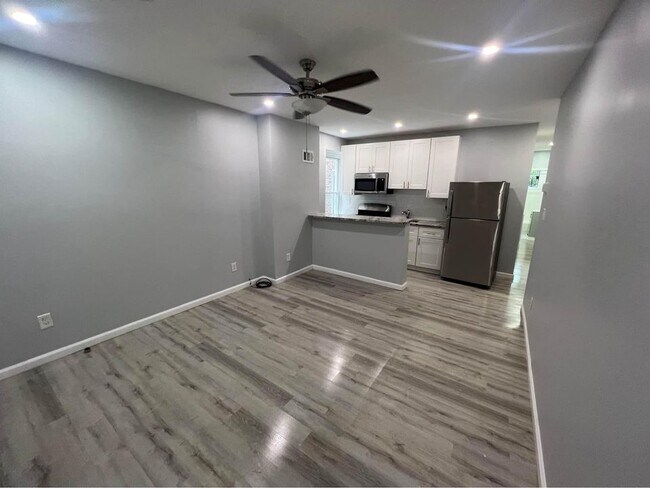 Building Photo - Sparks St