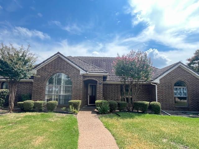 Building Photo - 2300 Cardinal Dr