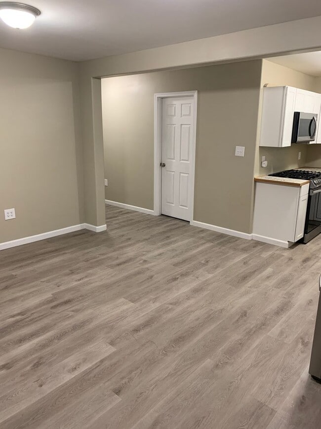 Building Photo - 1568 N Williwaw Way