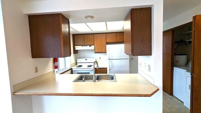 Building Photo - 2288 Douglas Rd