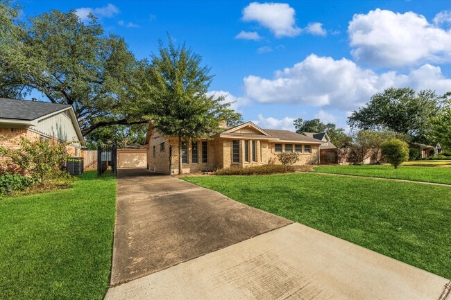 Building Photo - 954 Chamboard Ln