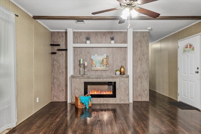 Building Photo - 211 Woodstock