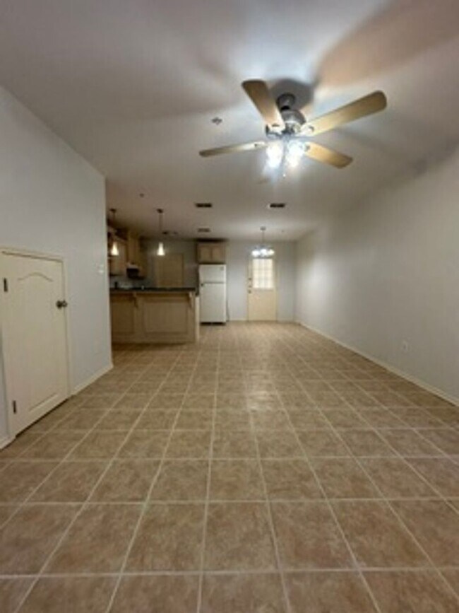 Foto del edificio - 102 S 48th Ln