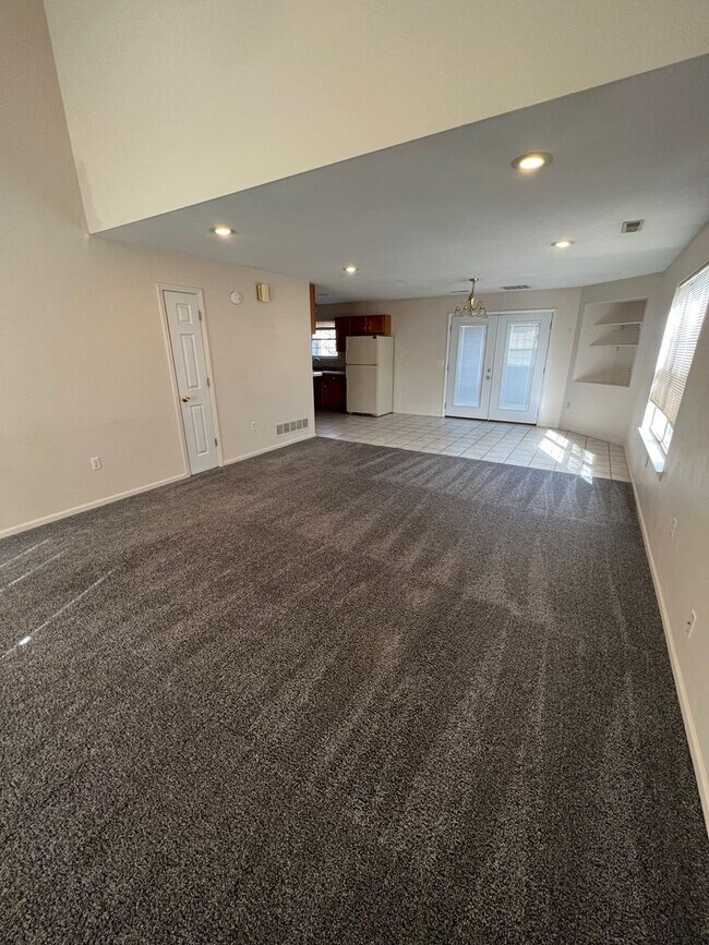 Building Photo - 4913-4915-4915 Kirk Hill Rd