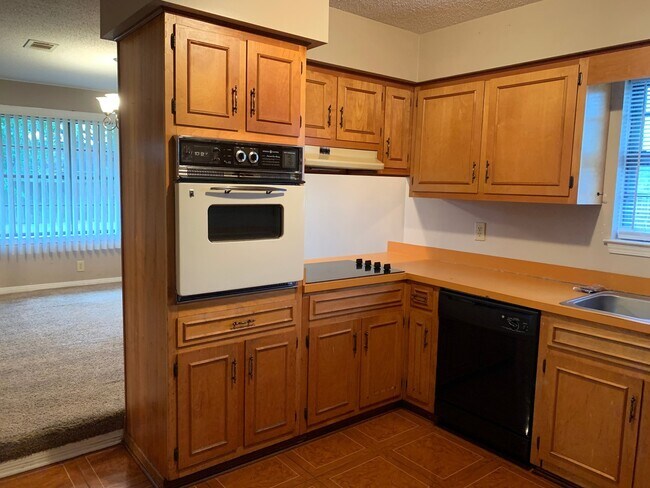 Foto del edificio - 3-bedroom 2 bath home - St. Martin School District