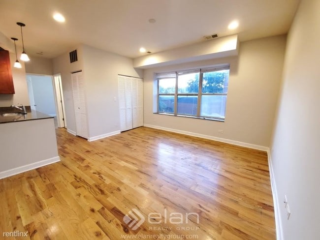 Building Photo - 2038 W Touhy Ave