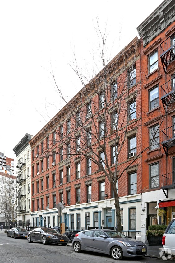 Building Photo - 322-326 W 17th St