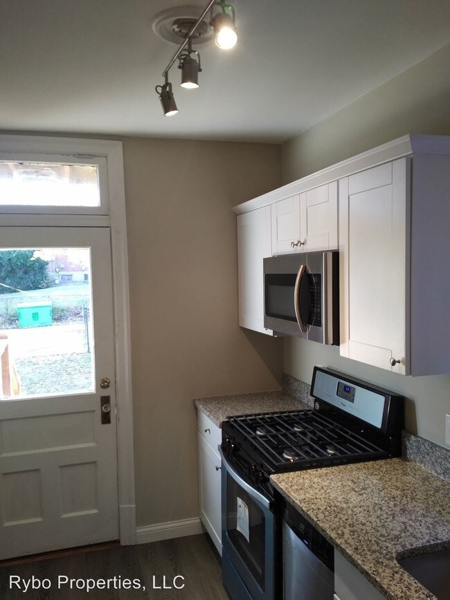 Building Photo - 6518 Berthold Ave
