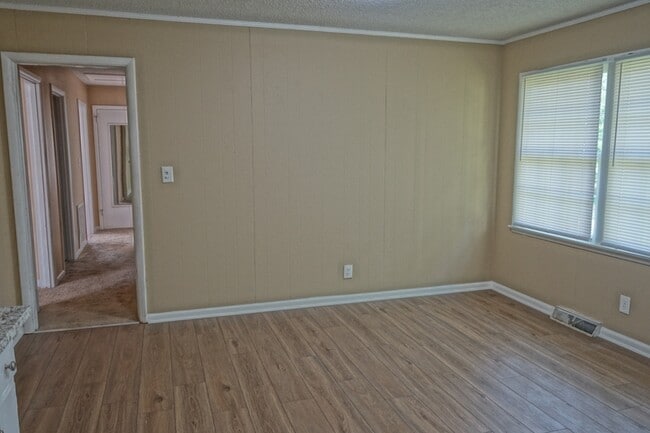 Foto del edificio - 2505 Piney Branch Rd NW