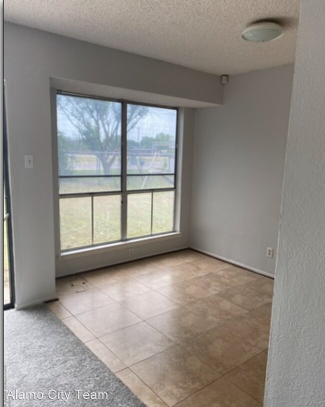 Building Photo - 3 br, 2 bath House - 3310 Showboat Dr - 33...