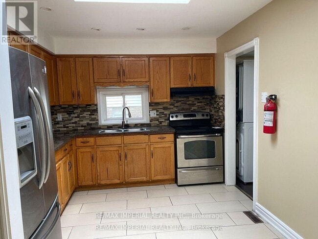 Photo du bâtiment - 166 Hupfield Trail