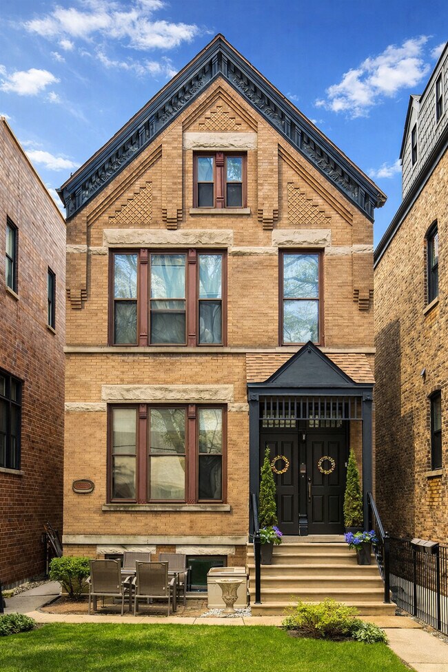 Building Photo - 2308 N Southport Ave