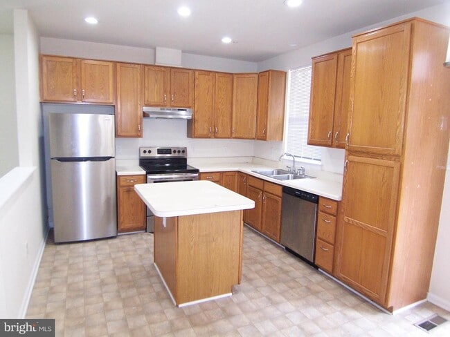 Building Photo - 411 Amelanchier Ct
