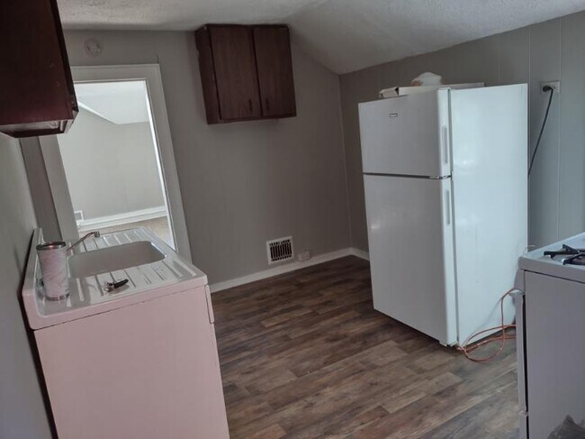 Foto del edificio - 416 E Larwill St