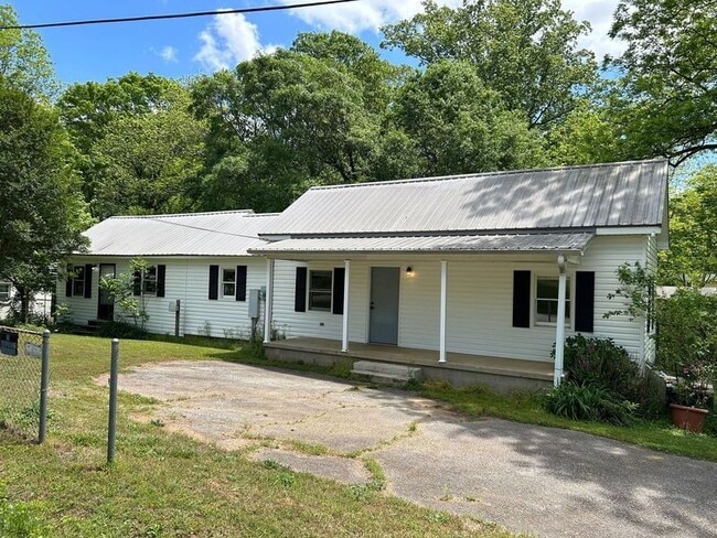 Photo - 617 4th St House