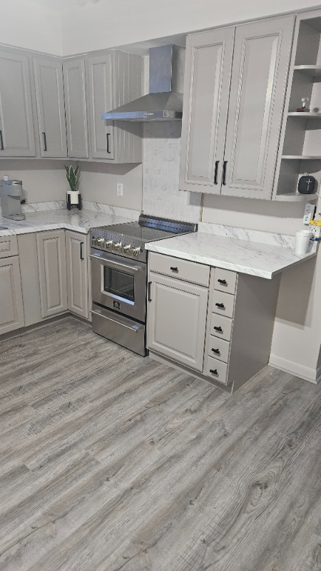 Building Photo - 5031 W Willoughby Rd