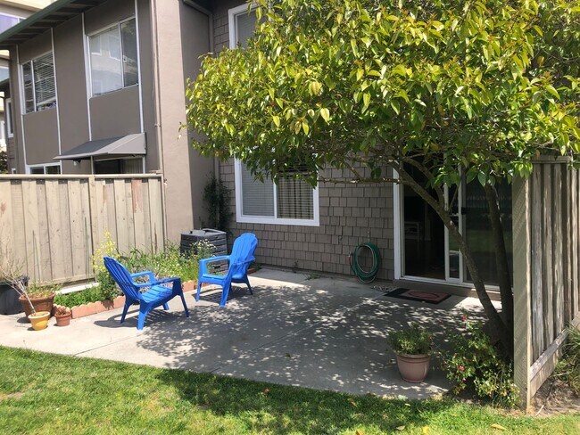 Foto del edificio - 3 Bed/ 2 Bathroom Town House in Santa Cruz