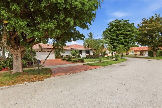 Foto del edificio - 20009 NW 66th Pl