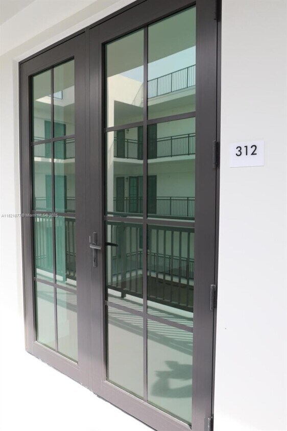 Foto principal - 4100 SW 64th Ave