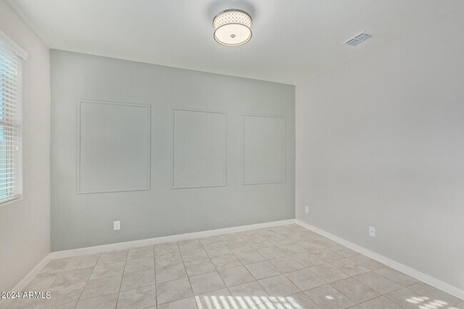 Building Photo - 2927 W Westland Rd