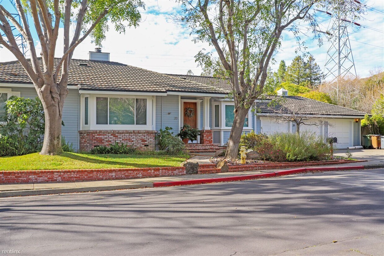 Primary Photo - 3 br, 2.5 bath House - 20 Bay Way
