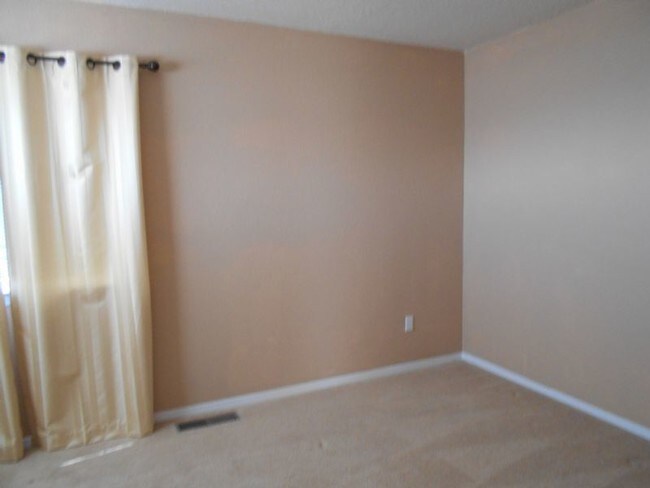 Foto del edificio - 2110 Navajo Willow Dr NE