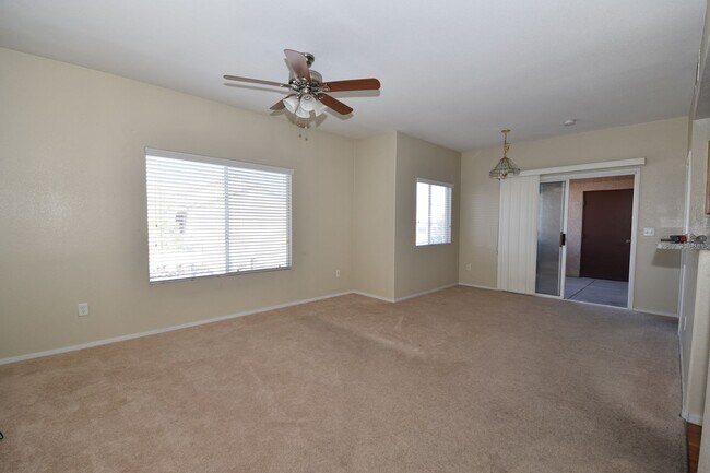 Foto del edificio - Lovely 2 Bedroom 2 Bathroom Condo at Amber...