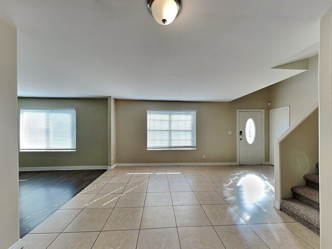 Foto del edificio - 3808 W Columbine Dr