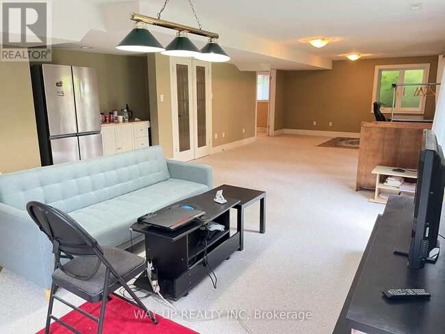 Building Photo - 401 Kingbird Ct