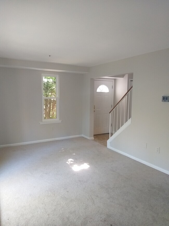 sala de estar - 8515 Rhode Island Ave